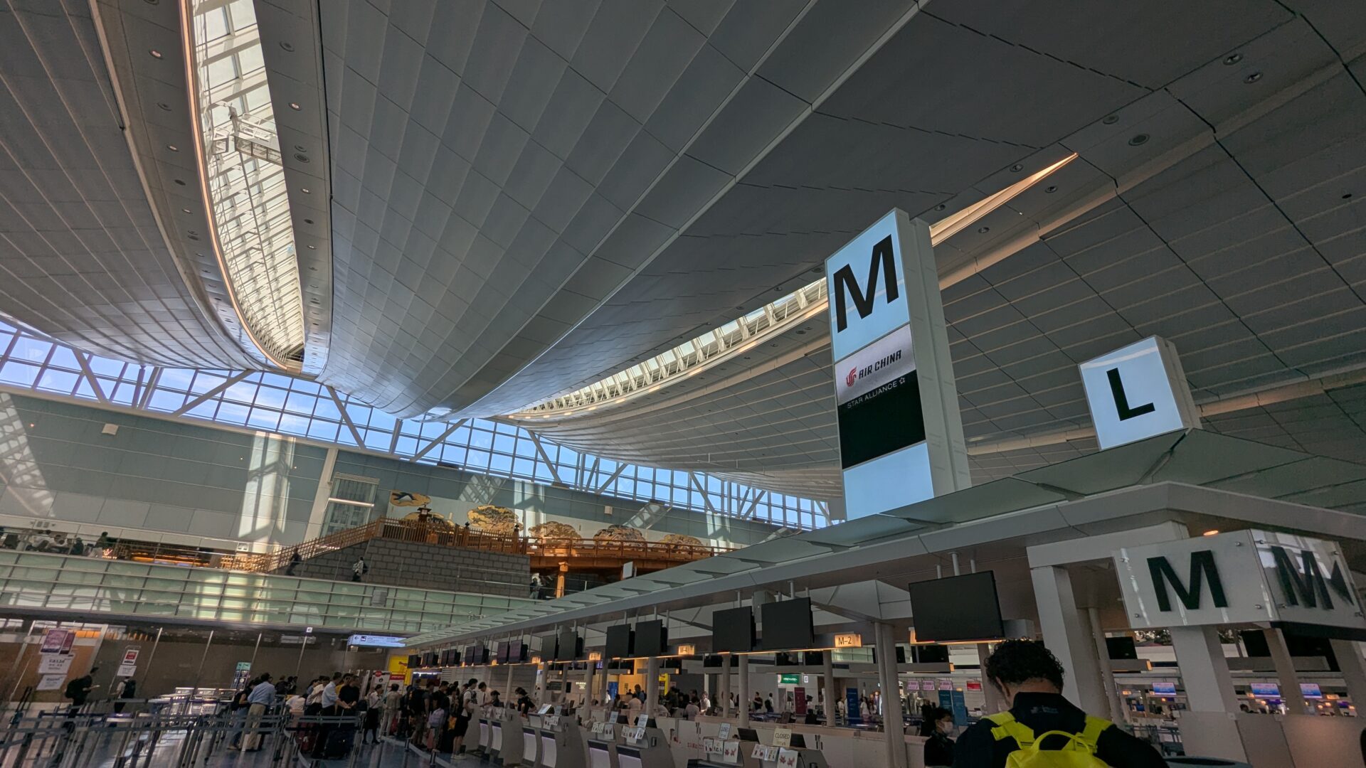airchina-checkin-counters-haneda-T3