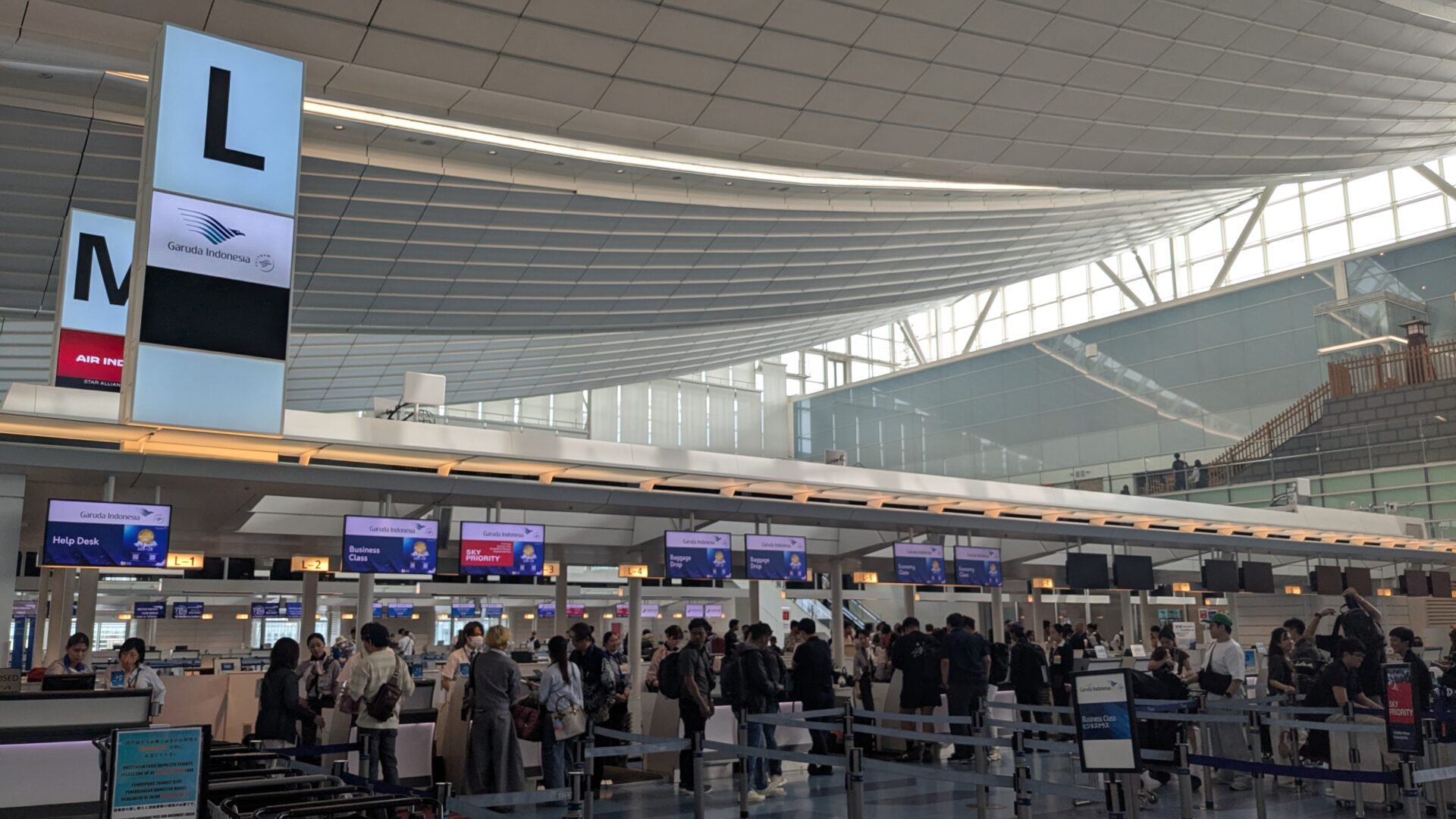 garuda-indonesia-checkin-counters-at-haneda